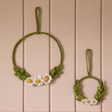 <tc>Krans - Hvide Blomster – 20 cm Diameter</tc>