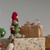Kleine graue Weihnachtsmaus-Figur mit Baum