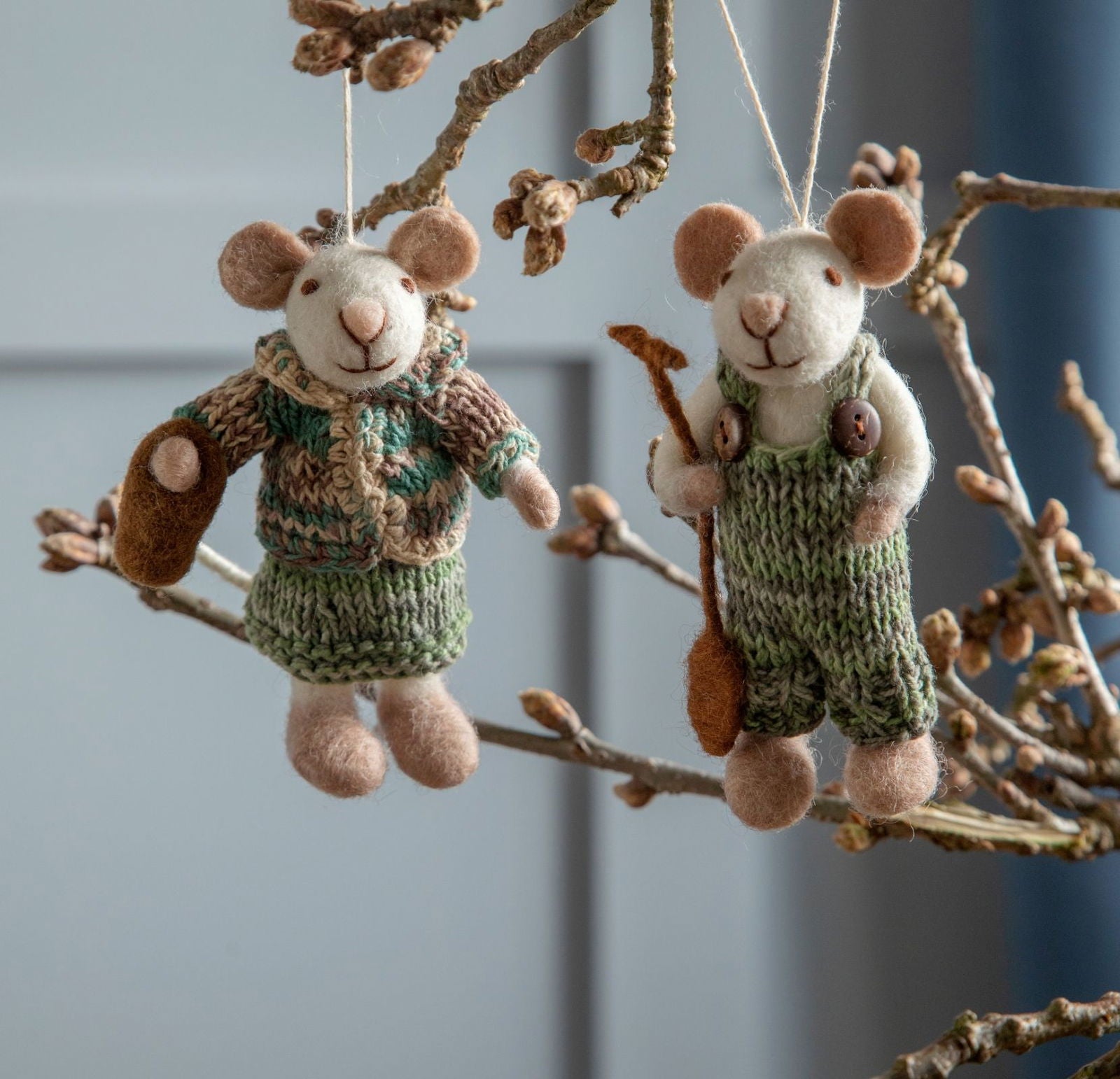 White Felt Mouse Figure with Bucket